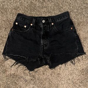 Black high waisted Levi’s shorts